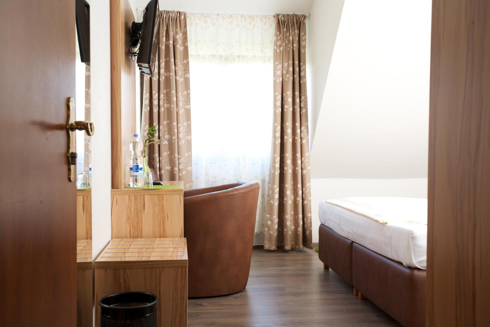 Hotel Reinhardtshof Garni Wolfschlugen Номер фото