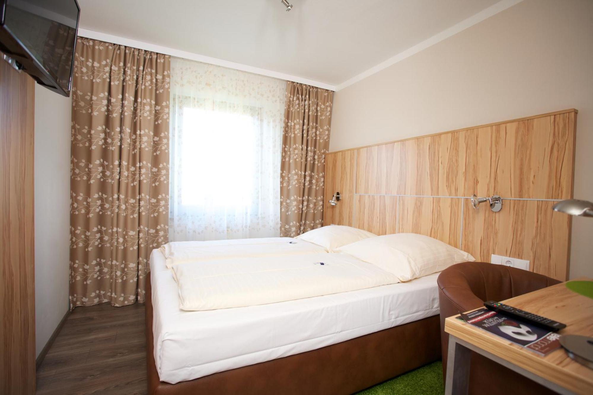 Hotel Reinhardtshof Garni Wolfschlugen Номер фото