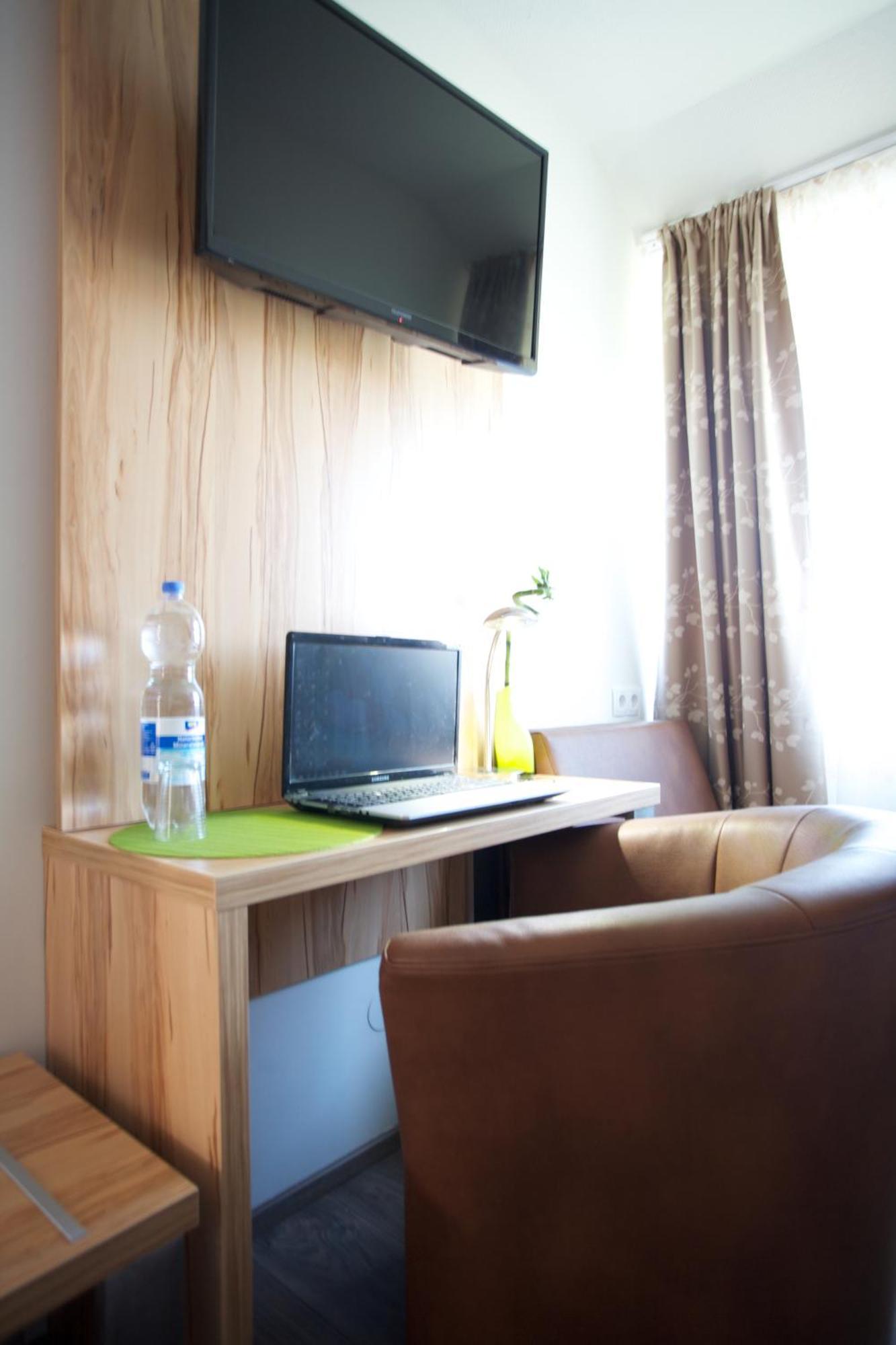 Hotel Reinhardtshof Garni Wolfschlugen Номер фото