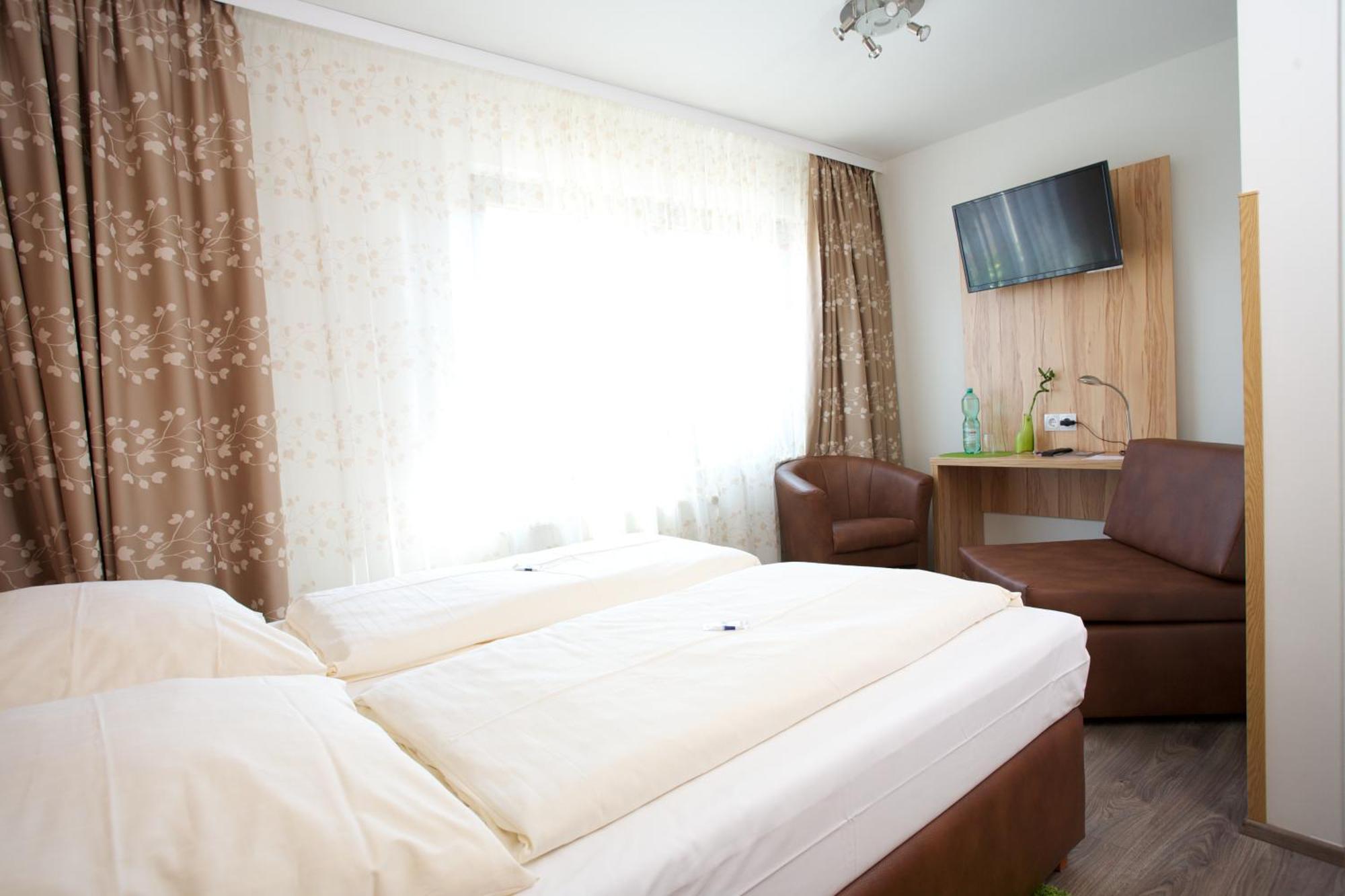 Hotel Reinhardtshof Garni Wolfschlugen Номер фото